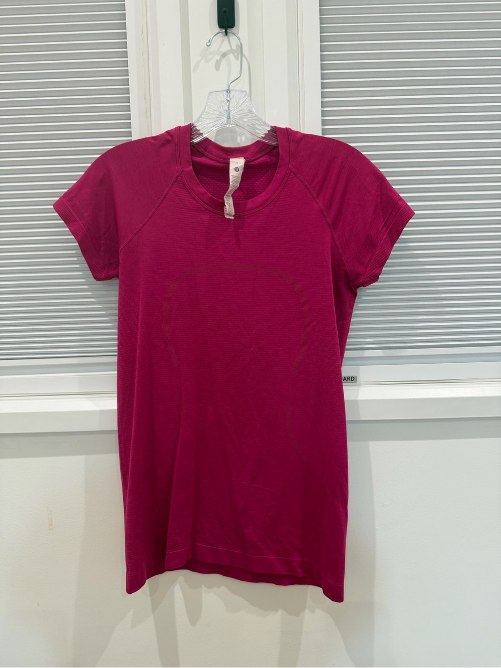 lululemon athletica Short Sleeve Tee - Raspberry Pink - Picture 1 of 3